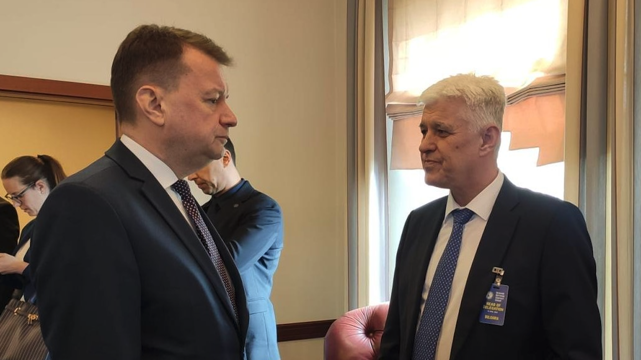 Министър Стоянов участва в групата за отбранителна помощ на Украйна