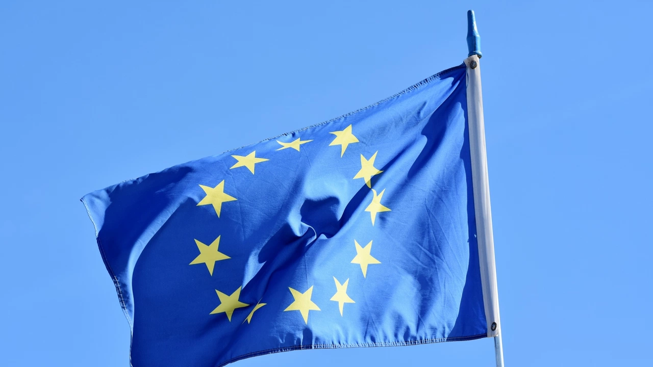 Европейската комисия съобщи че подготвя още 100 милиона евро помощ