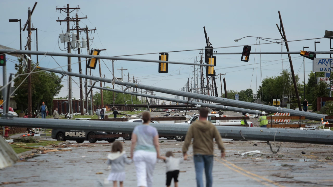Няколко торнада и мощна буря удариха американския щат Оклахома Стихиите