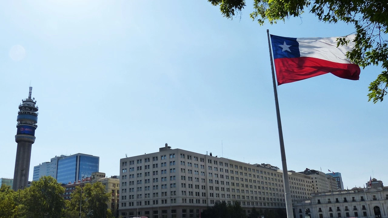 Чилийският президент Габриел Борич обяви че планира да национализира литиевата
