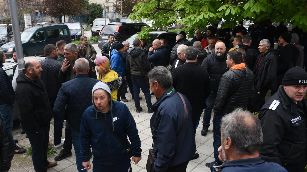 Рибари излязоха днес на протест във Варна Председателят на браншовата