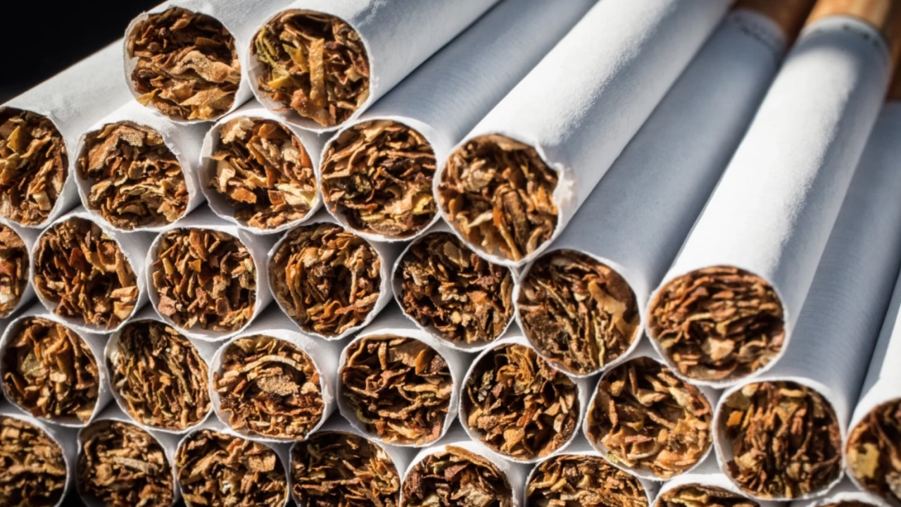Четири милиона къса незаконно произведени цигари и 3500 кг тютюн