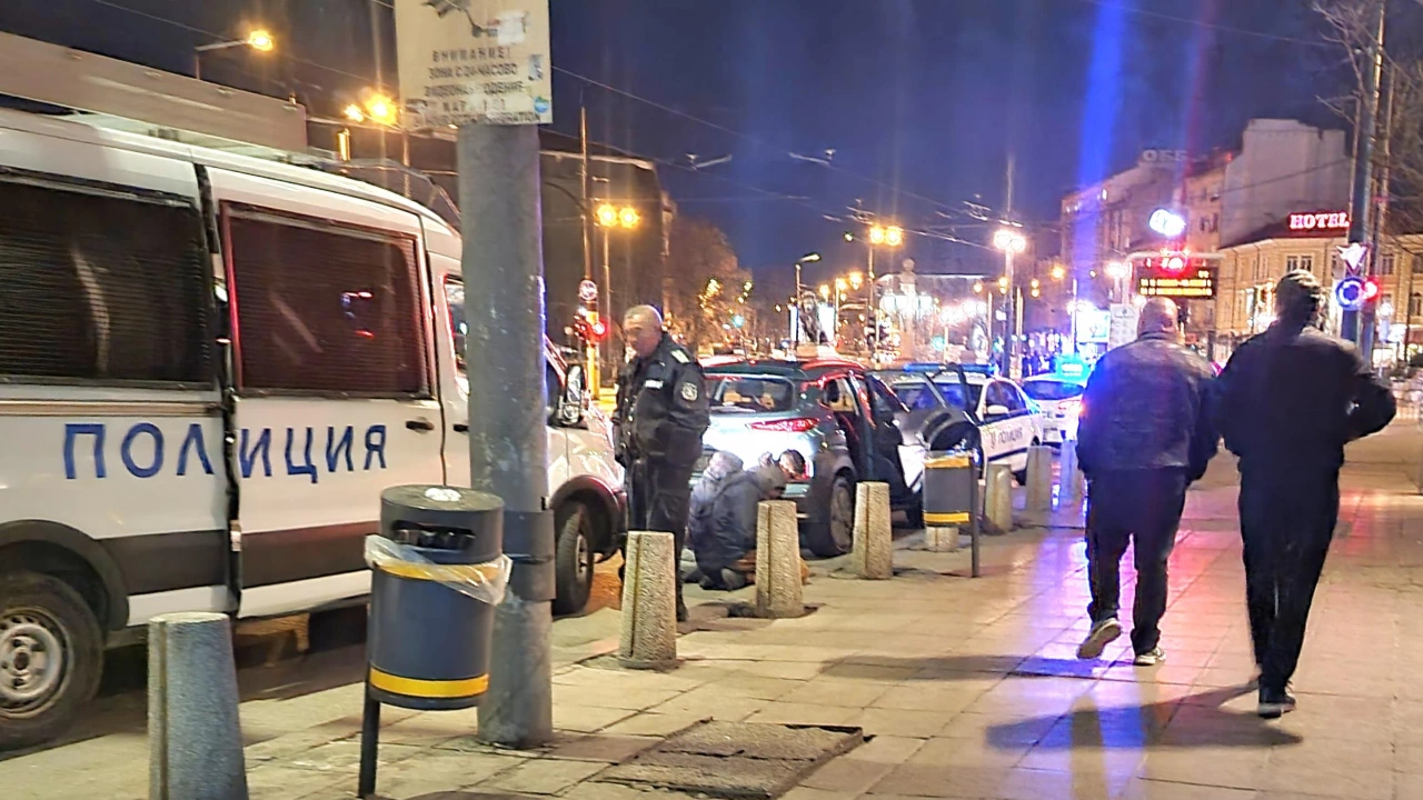 Бус превозващ нелегални мигранти е заловен в София след кратка