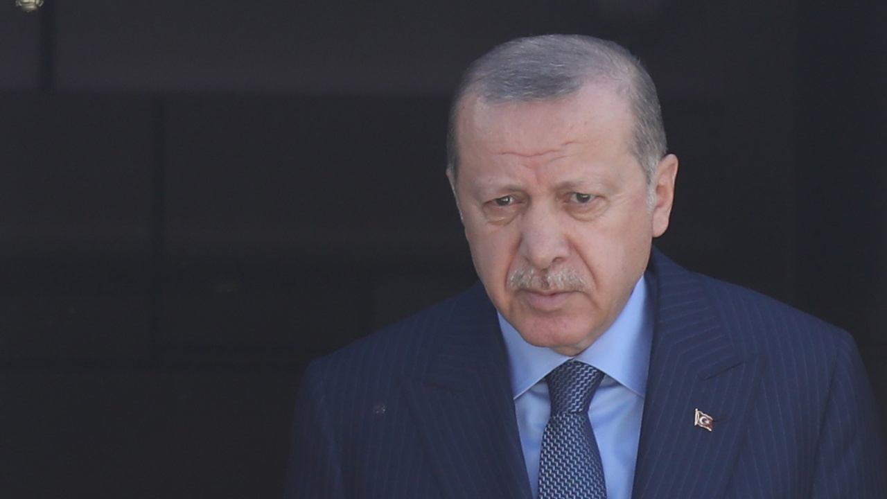 Ердоган награждава спасители, помагали след труса в Турция
