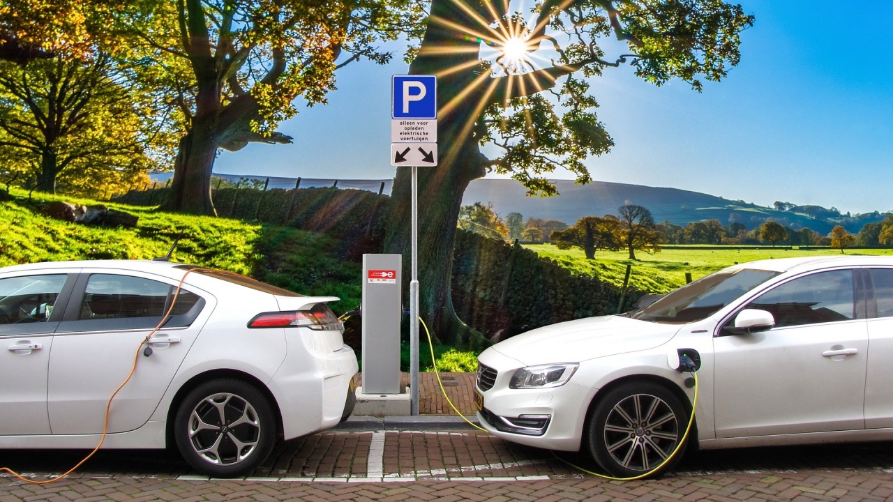 Автомобилният бранш иска субсидия при покупка на електрическа кола