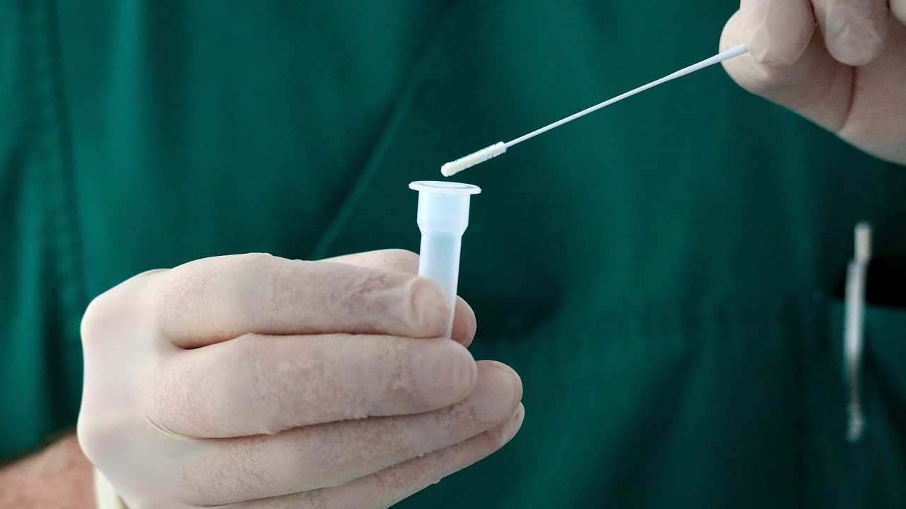 Китай ще отмени изискването за отрицателен тест за коронавирус за пристигащи