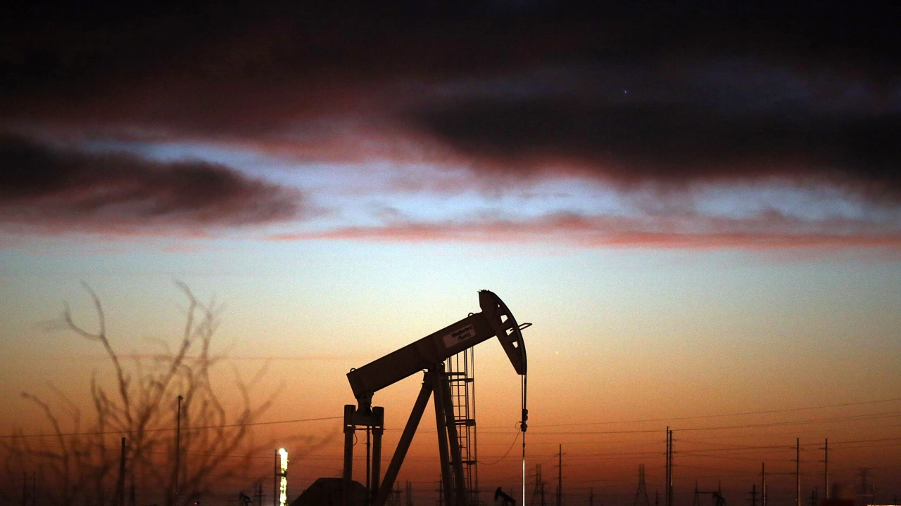 Фючърсите на петрола поевтиняха в днешната първа за седмицата азиатската
