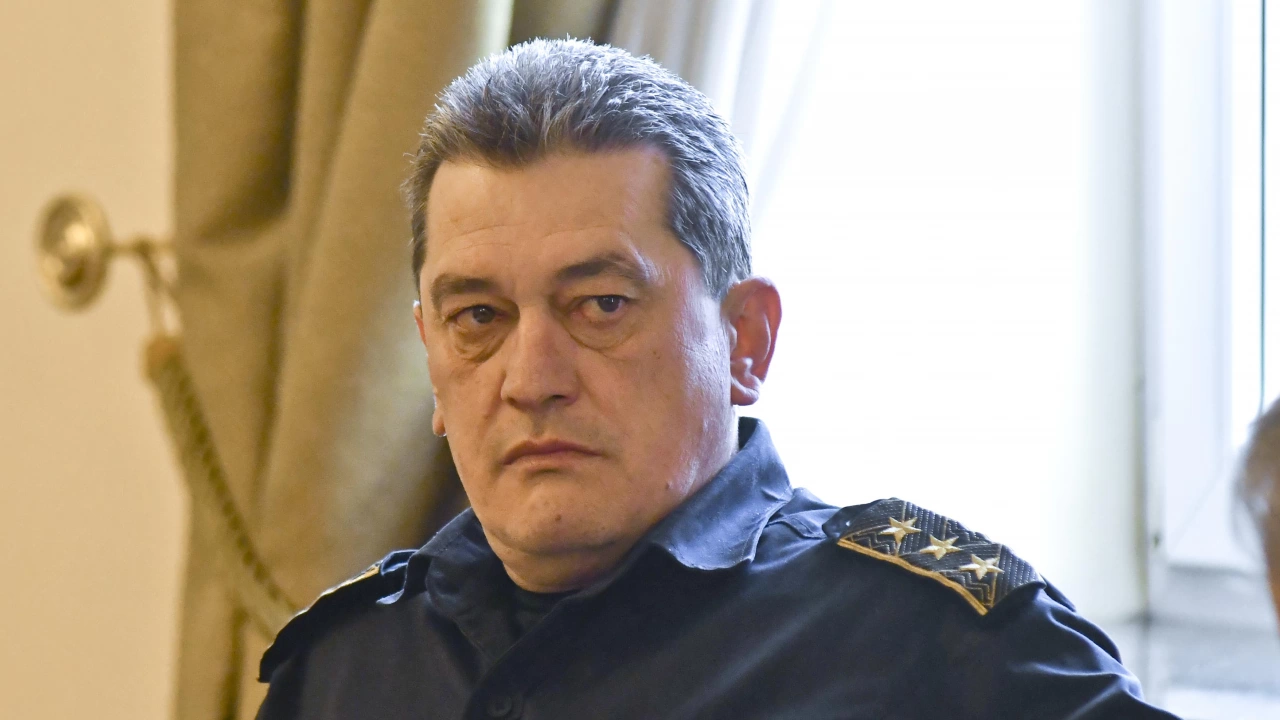 Със заповед на министър председателя Гълъб ДоневГълъб Донев е роден през 1967