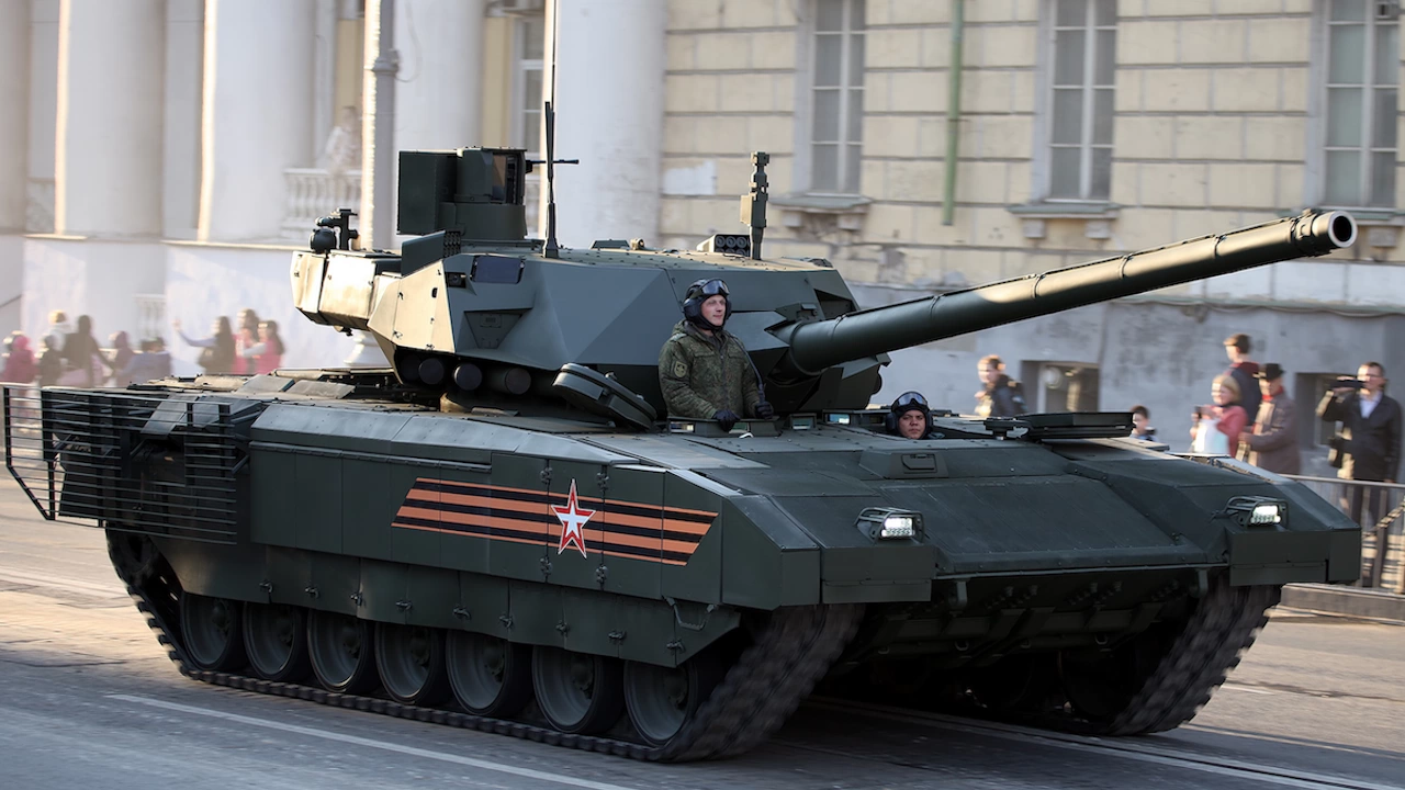 Русия е започнала да използва новия си танк Т 14 Армата