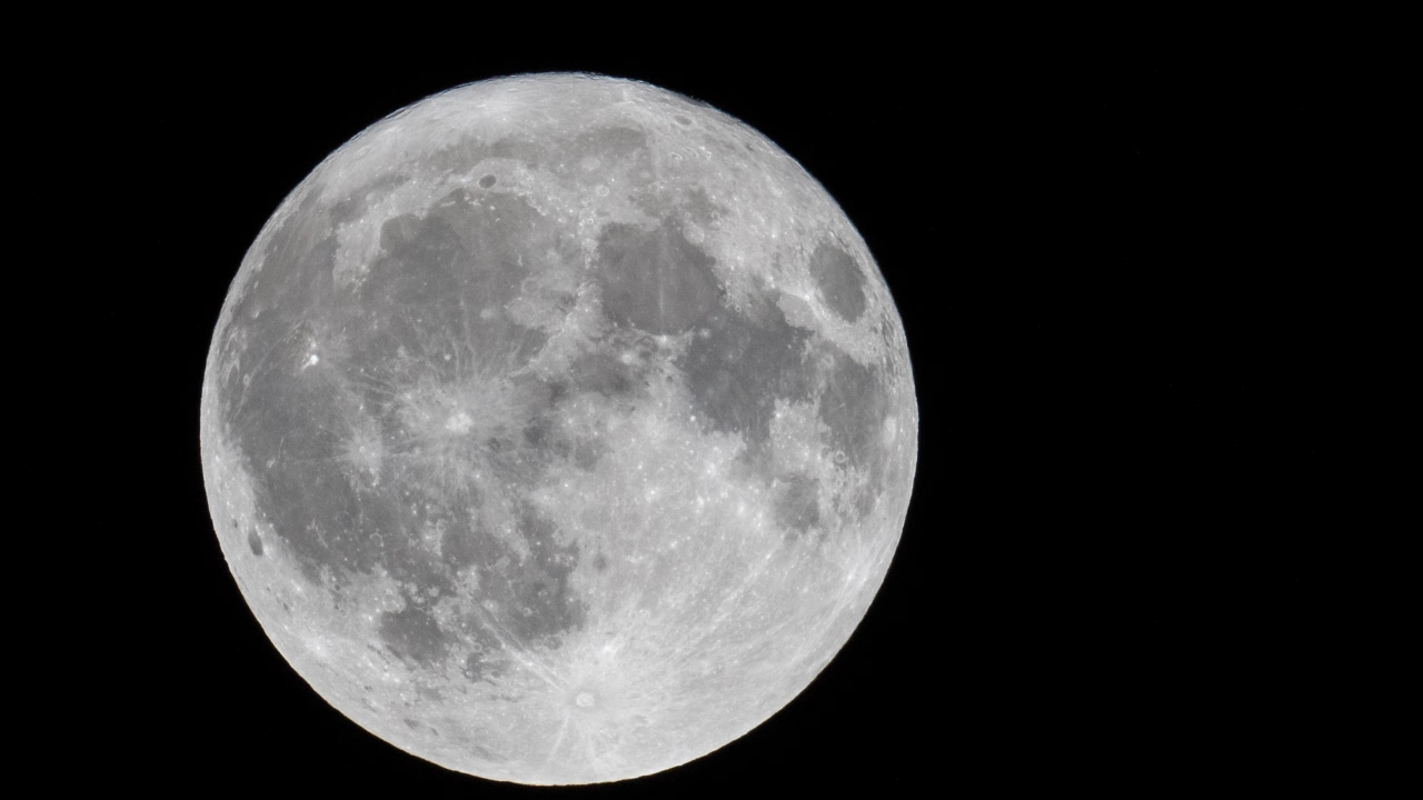 Японският модул Хакуто Ар  се спуска към Луната преди планираното кацане там