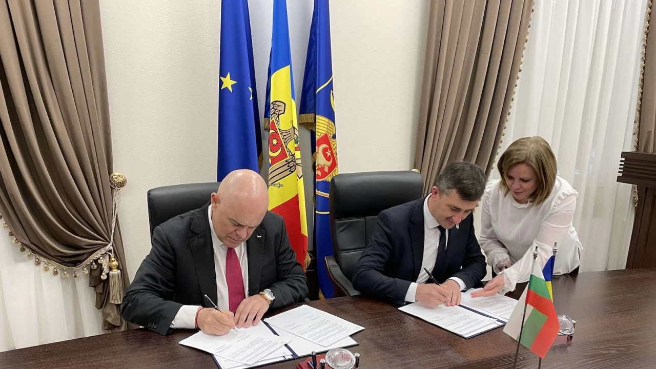 Главните прокурори на България и Молдова и Йон Мунтяну подписаха