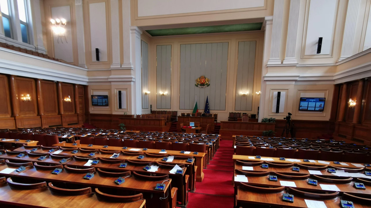 Депутати си размениха обиди в кулоарите на парламента Сцена се разигра