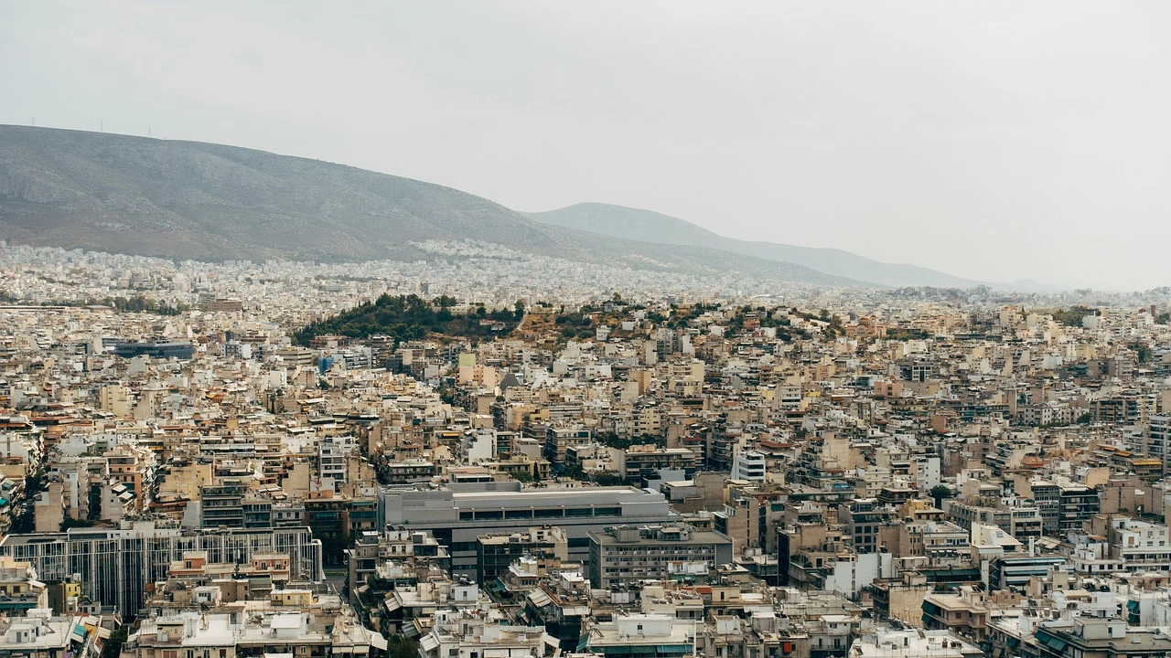 Швейцарец е купил най скъпия апартамент в Атина с гледка към