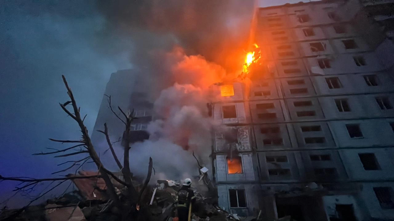 Жена показа дома си след руската ракетна атака от тази