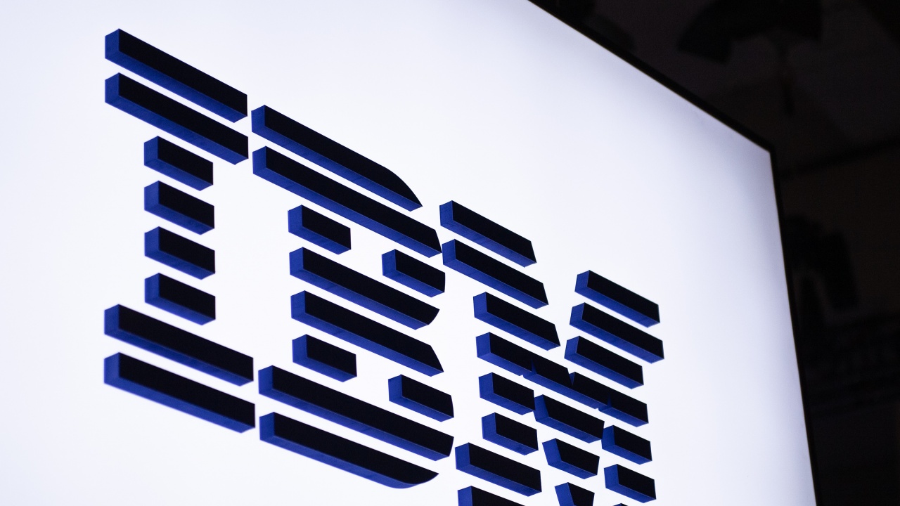 IBM ще замени работници с изкуствен интелект