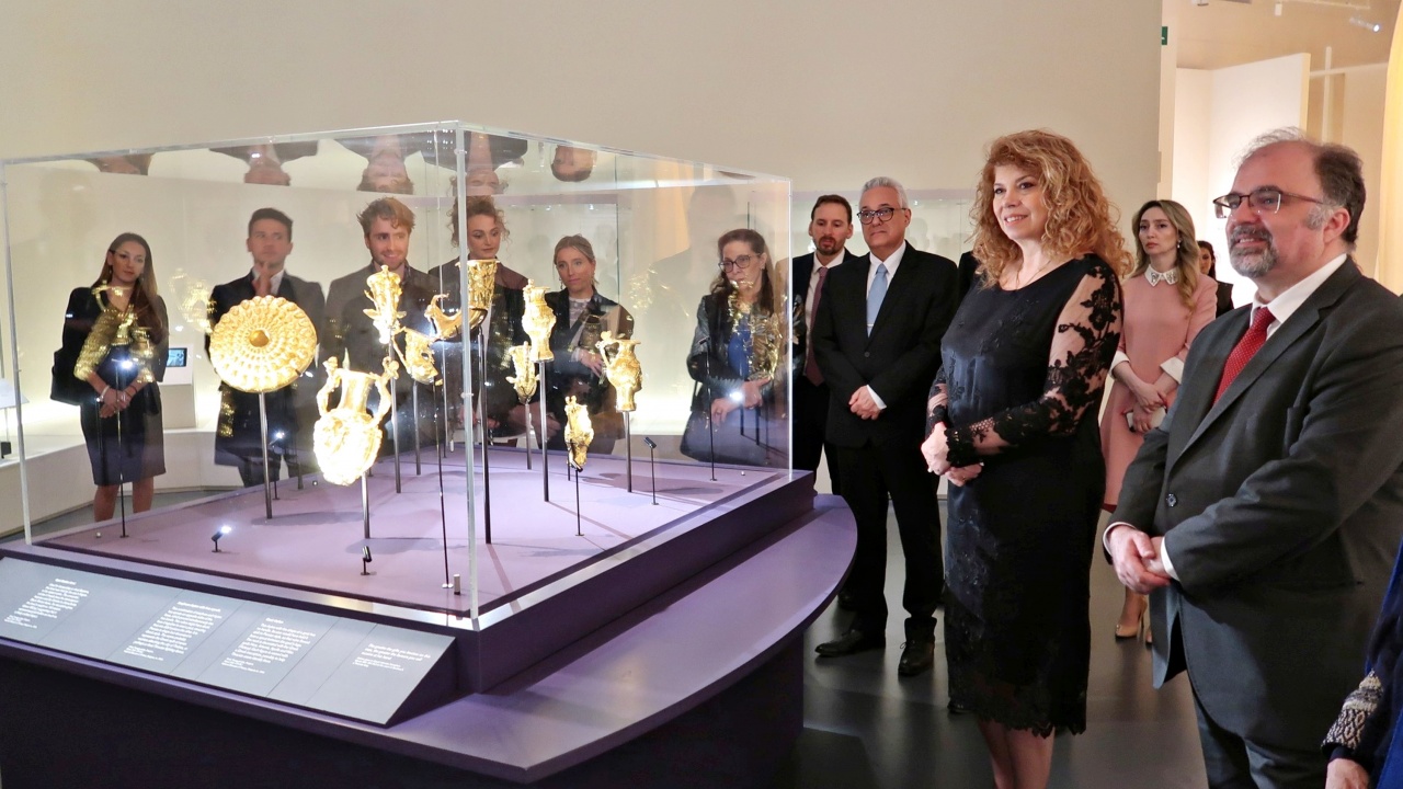 Йотова откри в Британския музей в Лондон изложба с Панагюрското златно съкровище