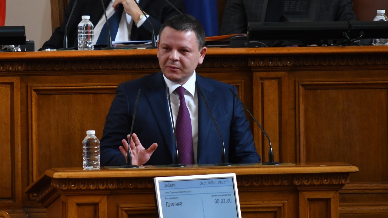Министър Алексиев: Надявам се през юни да имаме два медицински хеликоптера с готови екипажи