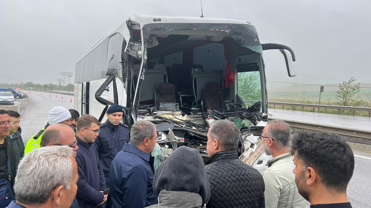 Автобус с ученици катастрофира в Турция, най-малко 33 са ранени