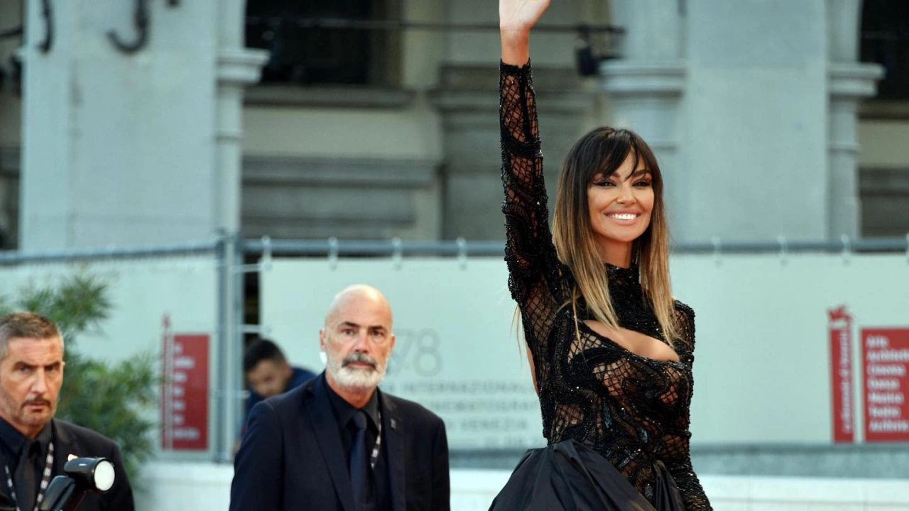 Румънската актриса и модел Мадалина Генеа беше заела място в ложата