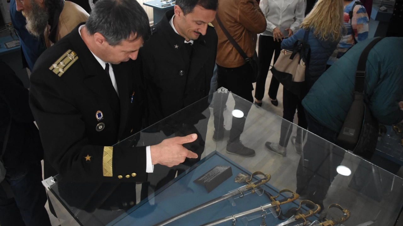 Във Военноморския музей бе открита изложбата Хладното оръжие в Българската