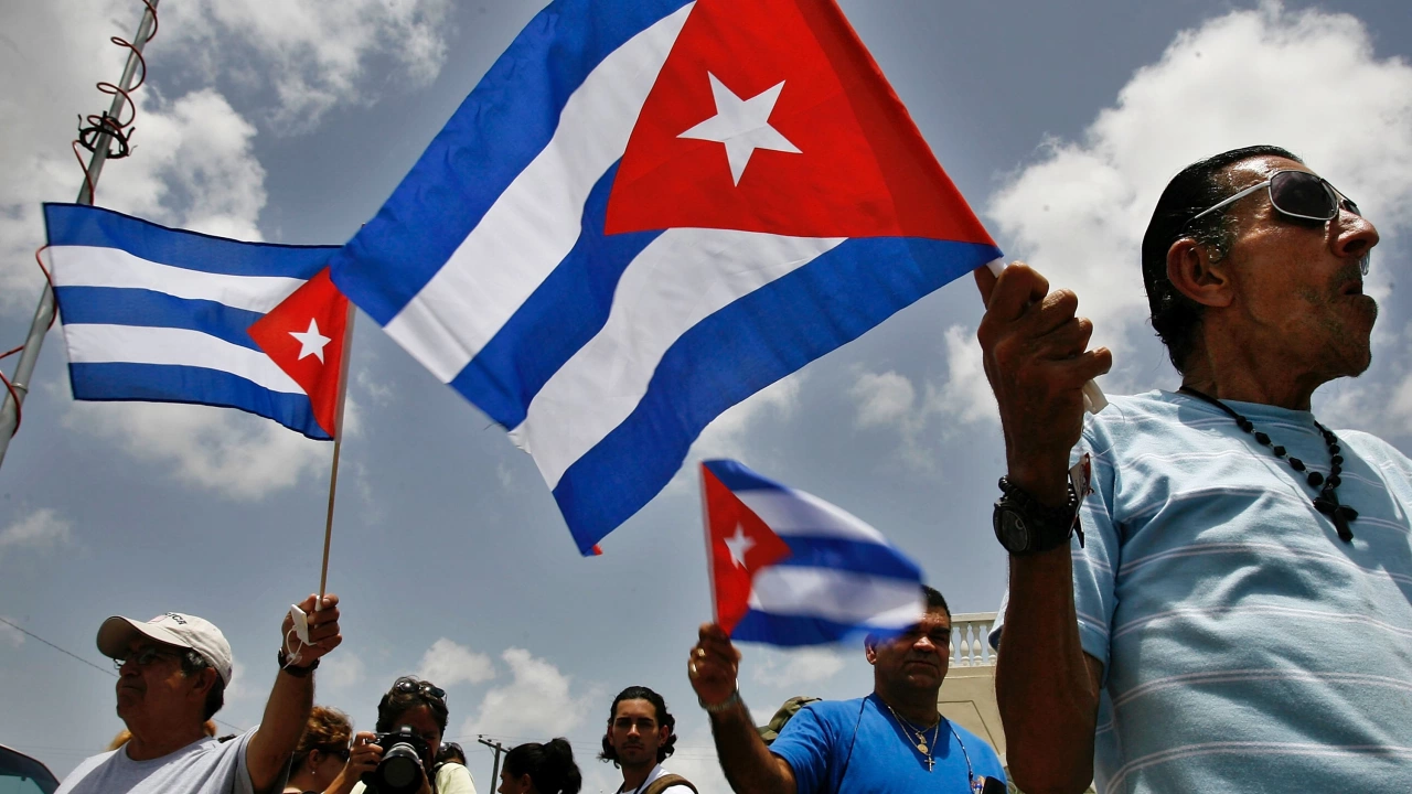Куба най накрая отпразнува днес Деня на труда с четиридневно закъснение