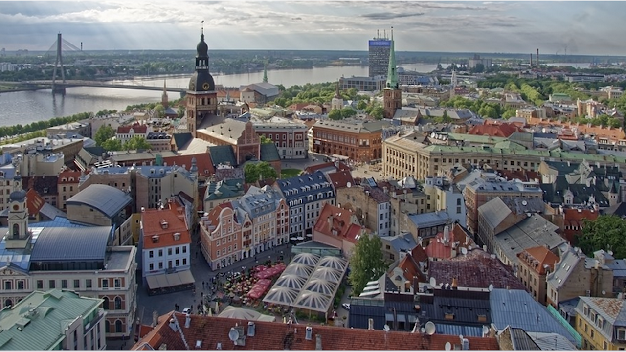 Руснаци полагат езиков тест, за да не бъдат експулсирани от Латвия