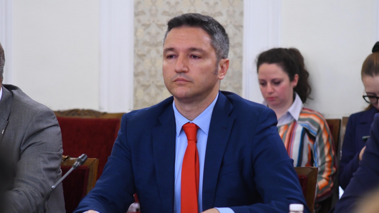 Вигенин: Тече едно надлъгване между ГЕРБ и ПП-ДБ, а тяхно правителство би било равнозначно на стабилност