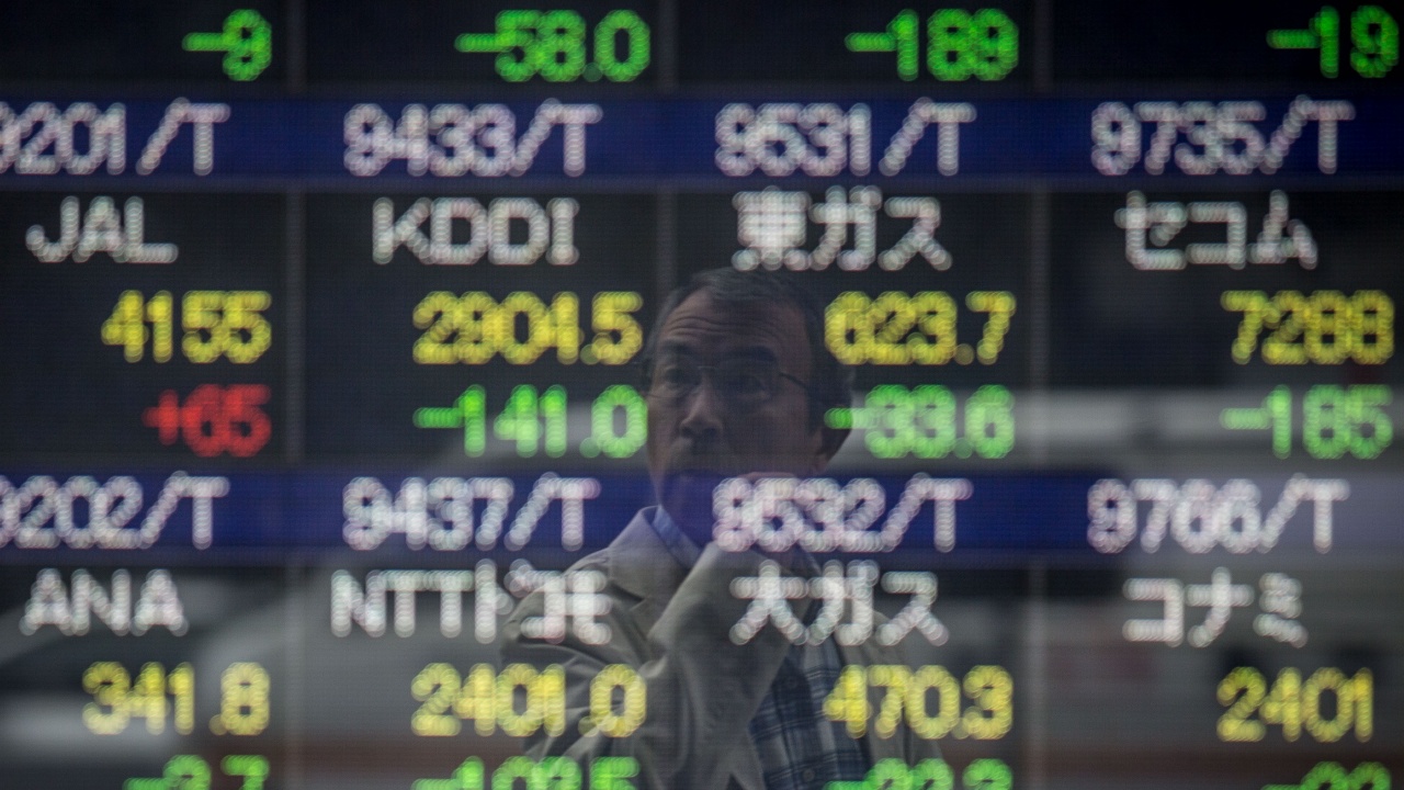 Фондовата борса в Токио закри днешната търговия без особена промяна,