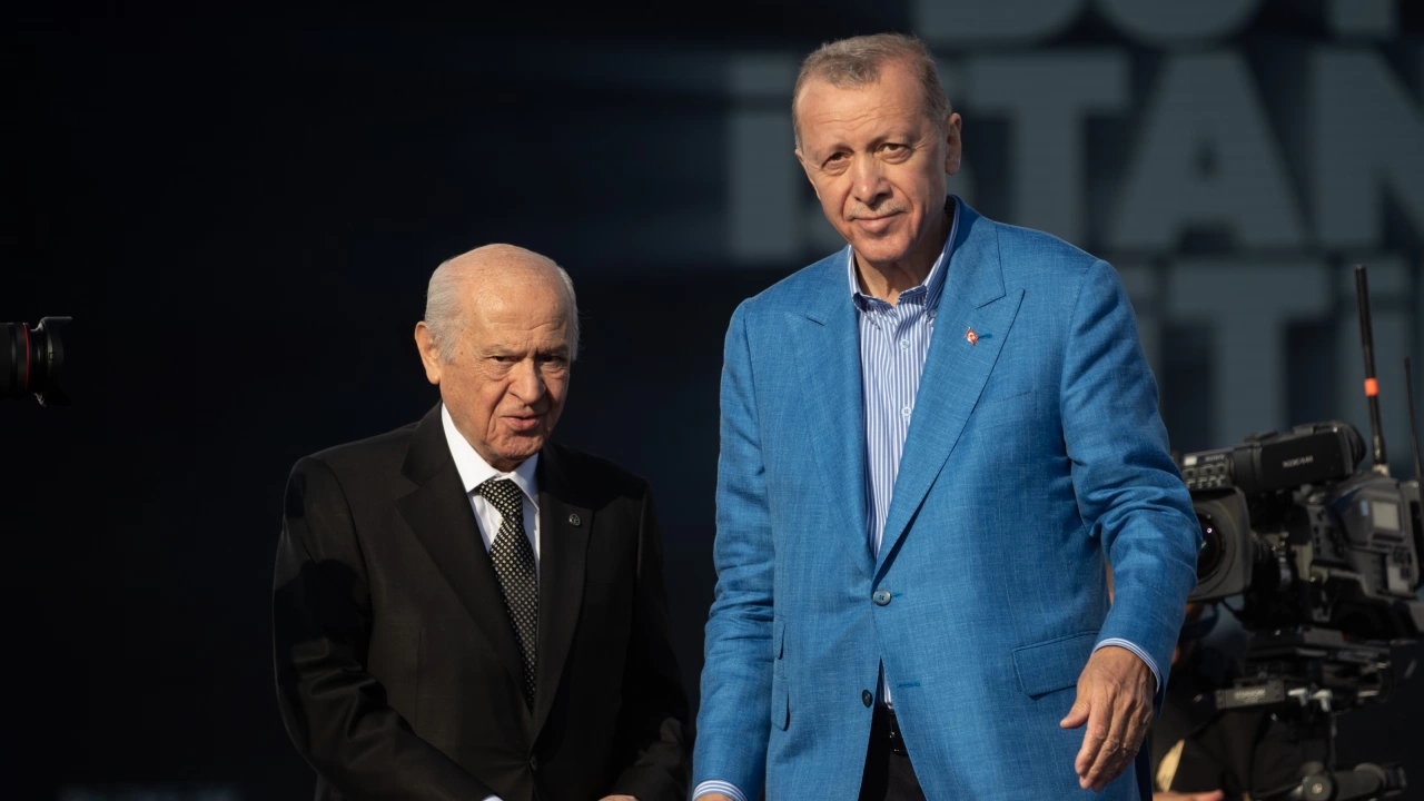Дни преди ключовия вот в Турция президентът Реджеп ЕрдоганРеджеп