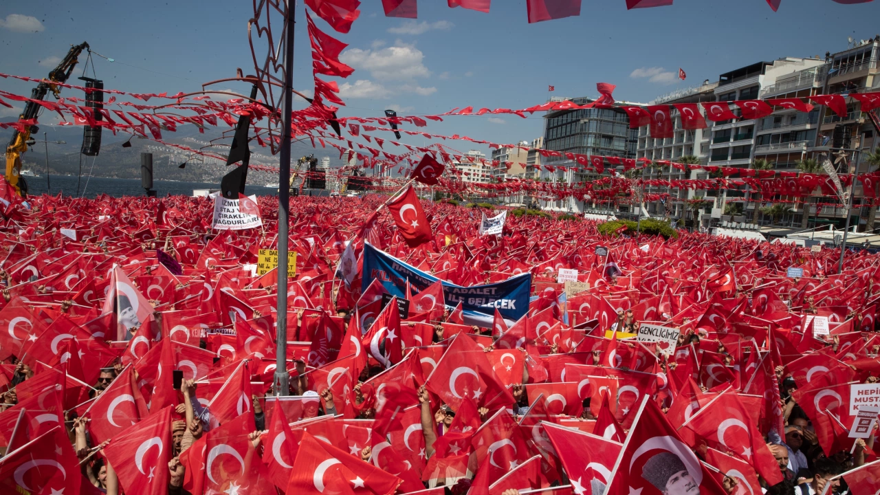 Огромен митинг на опозиционния Национален алианс се състои в Анкара