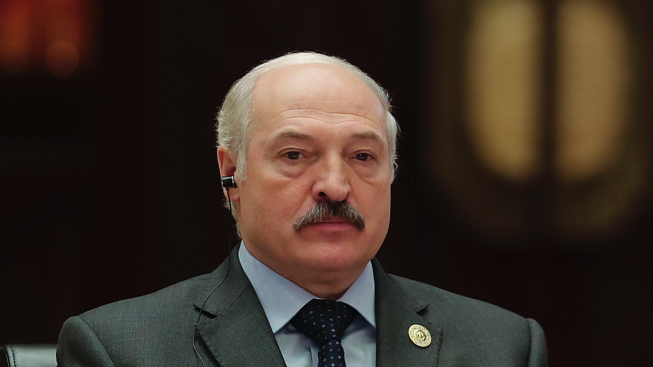 Лукашенко се появи и потвърди, че все още е жив