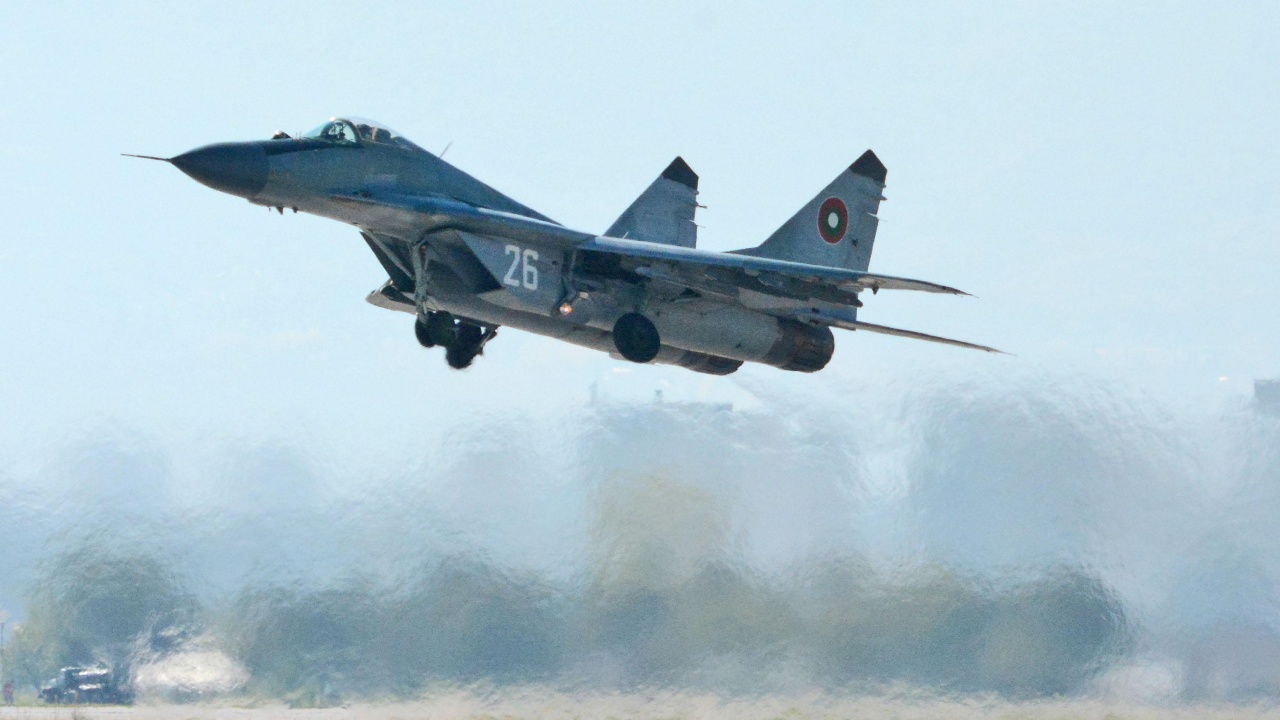МО: Полша ни предостави втория двигател за МиГ-29