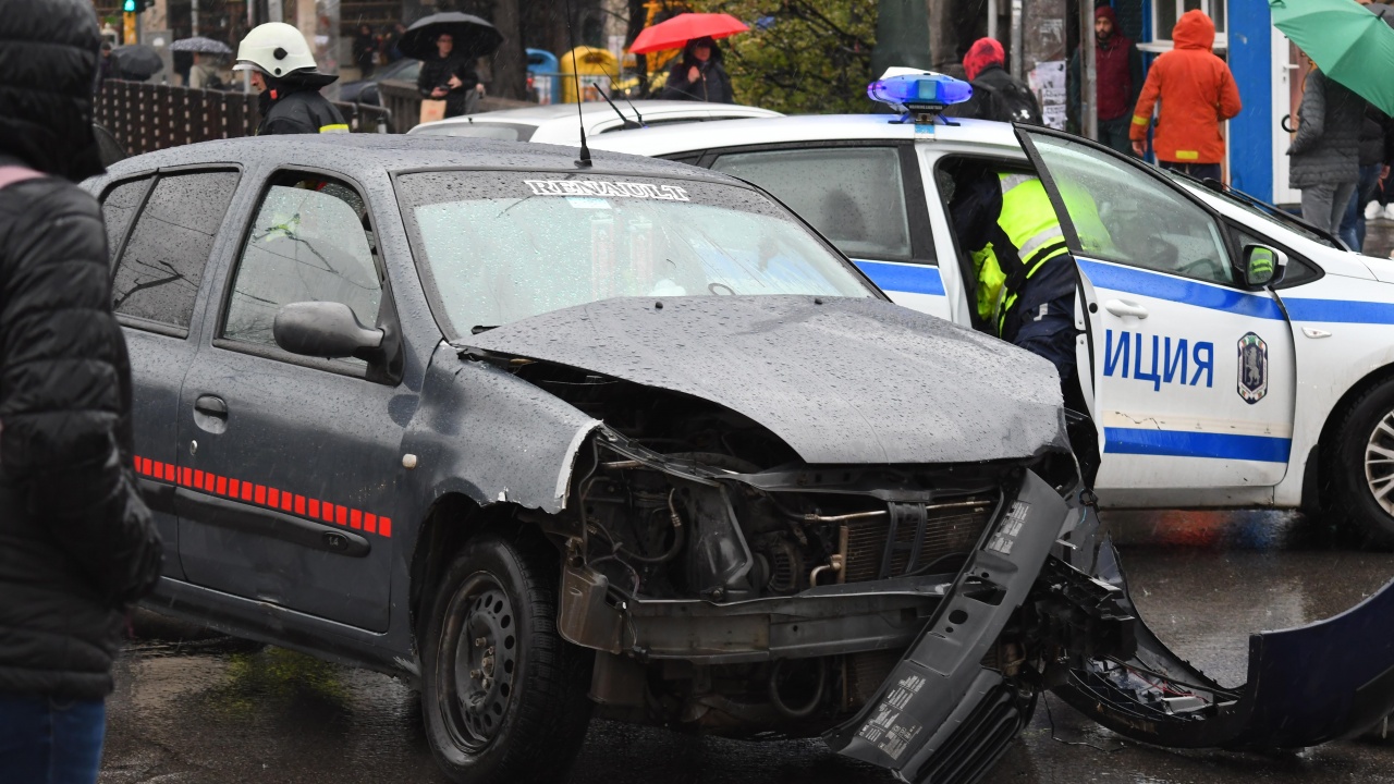 Тежка катастрофа на бул. „Тодор Александров“ в столицата, има пострадали
