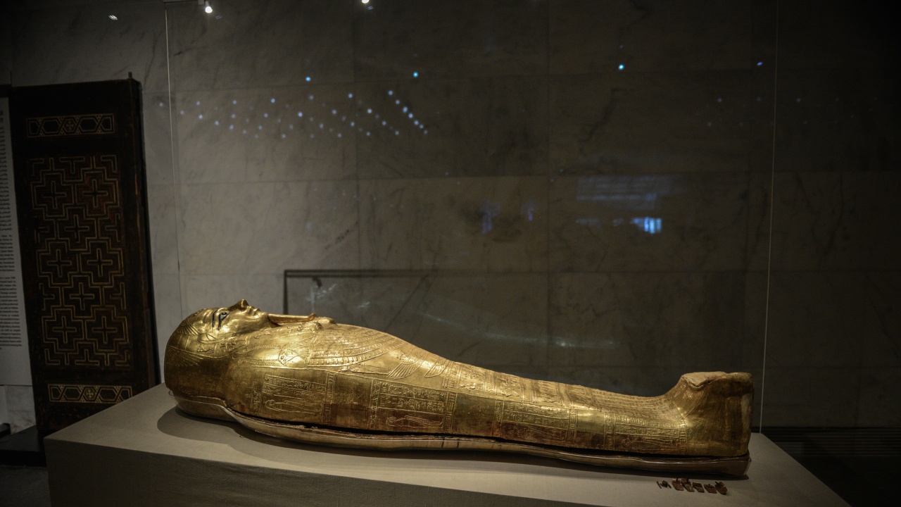 Половината от мащабните артефакти в Големия египетски музей в Гиза са подредени