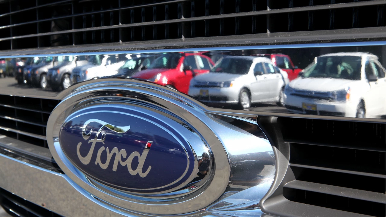 Форд Ford обяви че изтегля 310 000 лекотоварни автомобила в