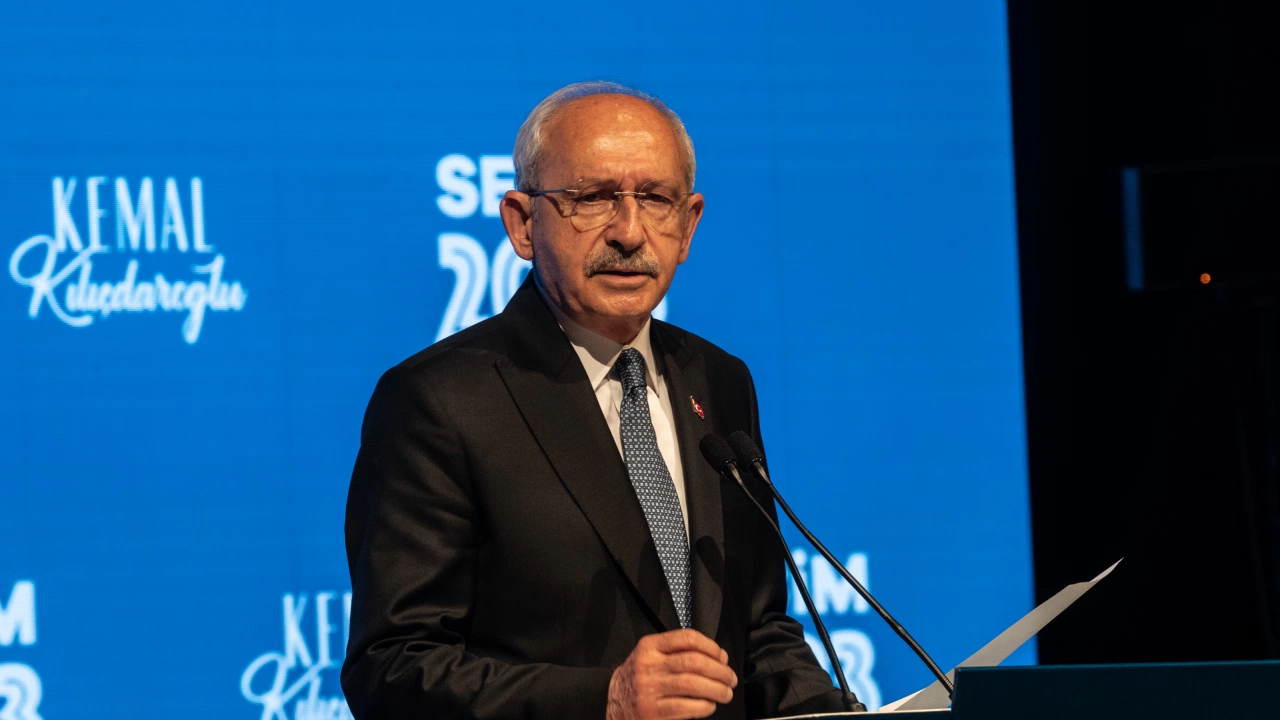 Лидерът на турската опозиция се зарече да върне милиони мигранти