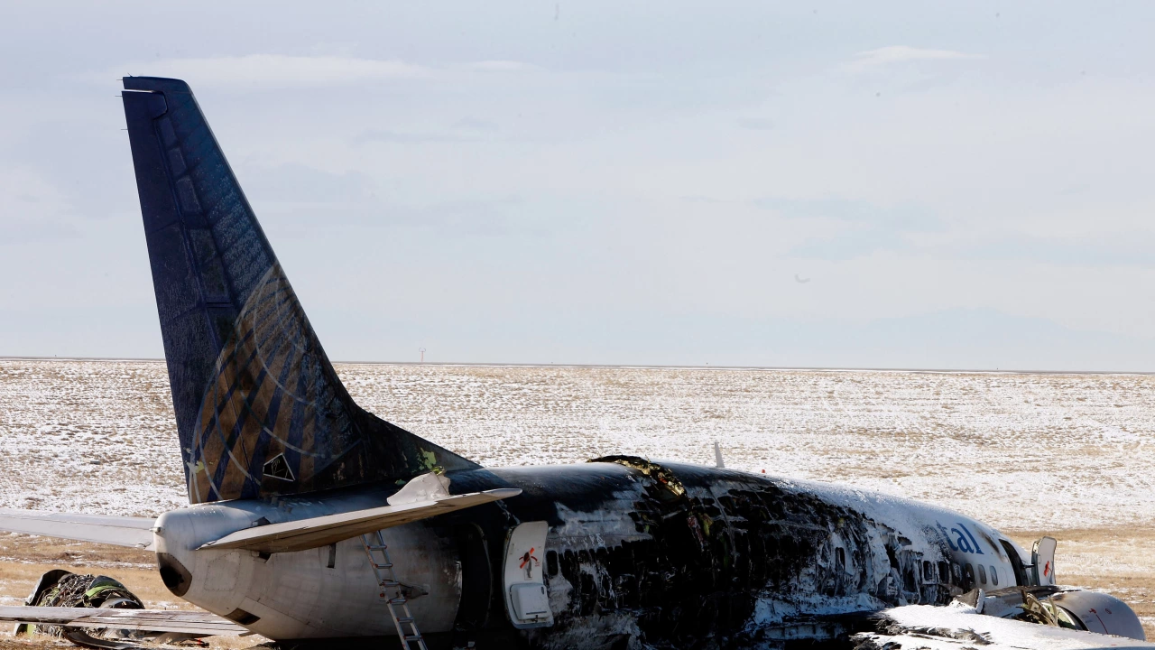 Спасители откриха останките на малък самолет разбил се в планински район