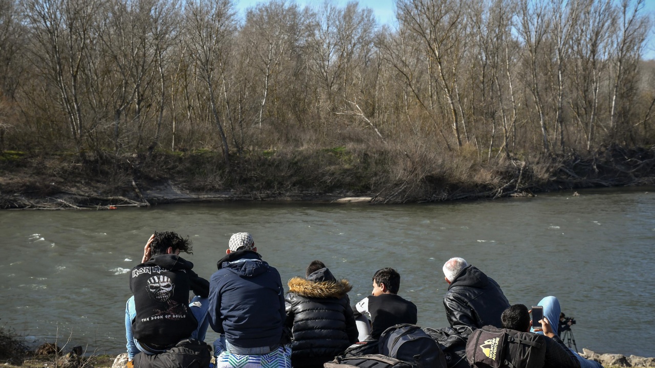Турските власти са осуетили опит на нелегални мигранти да преминат в България с надуваема лодка