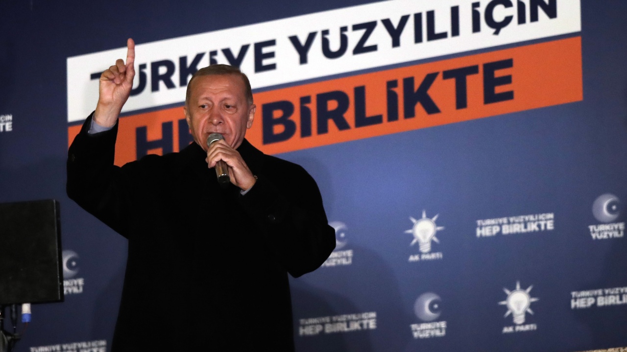 Останалият трети на президентския вот в Турция ще подкрепи Реджеп Ердоган на балотажа