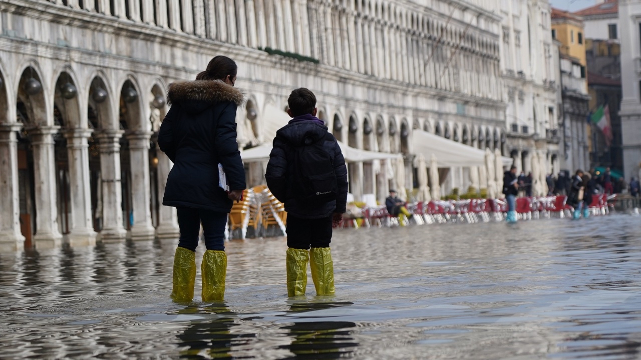 Италия със спешни мерки в помощ на пострадалите от наводненията