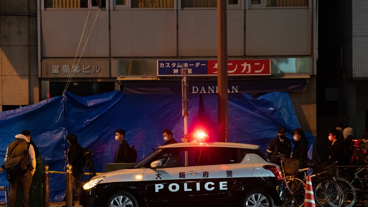 Жертви и ранени при нападение в Япония, сред тях и полицаи