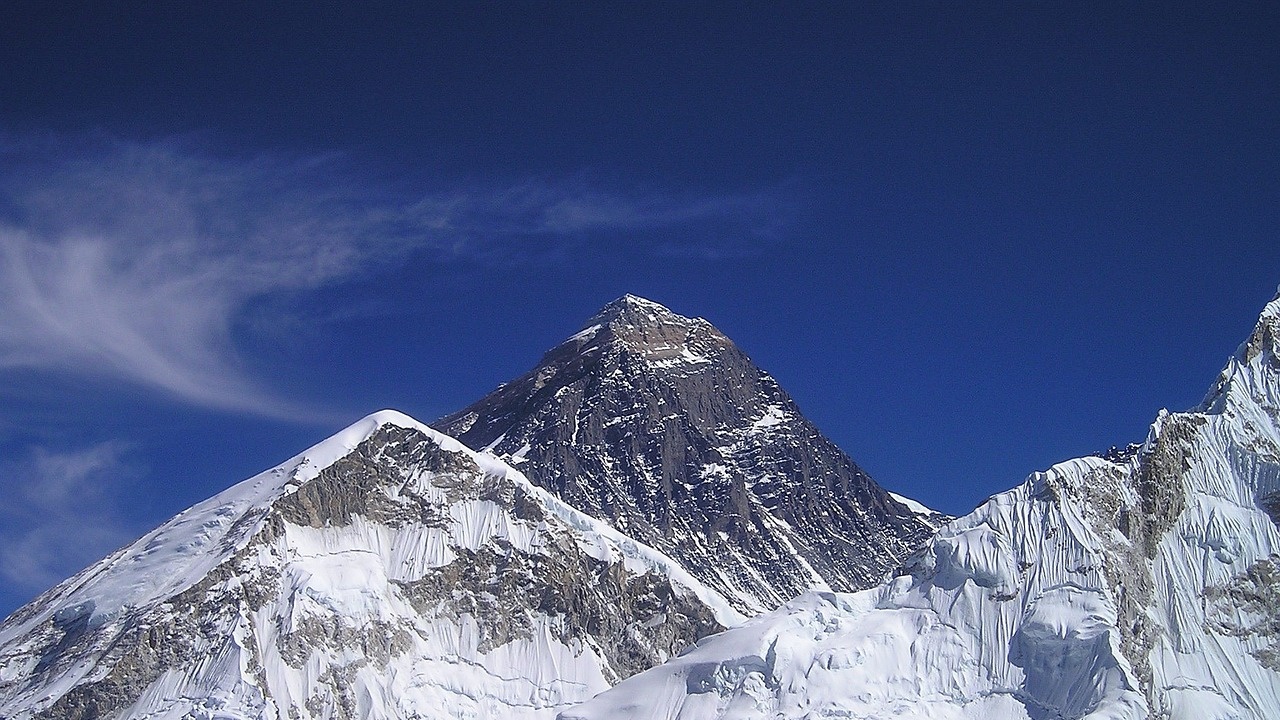 Мъж покори Еверест за 28-ми път