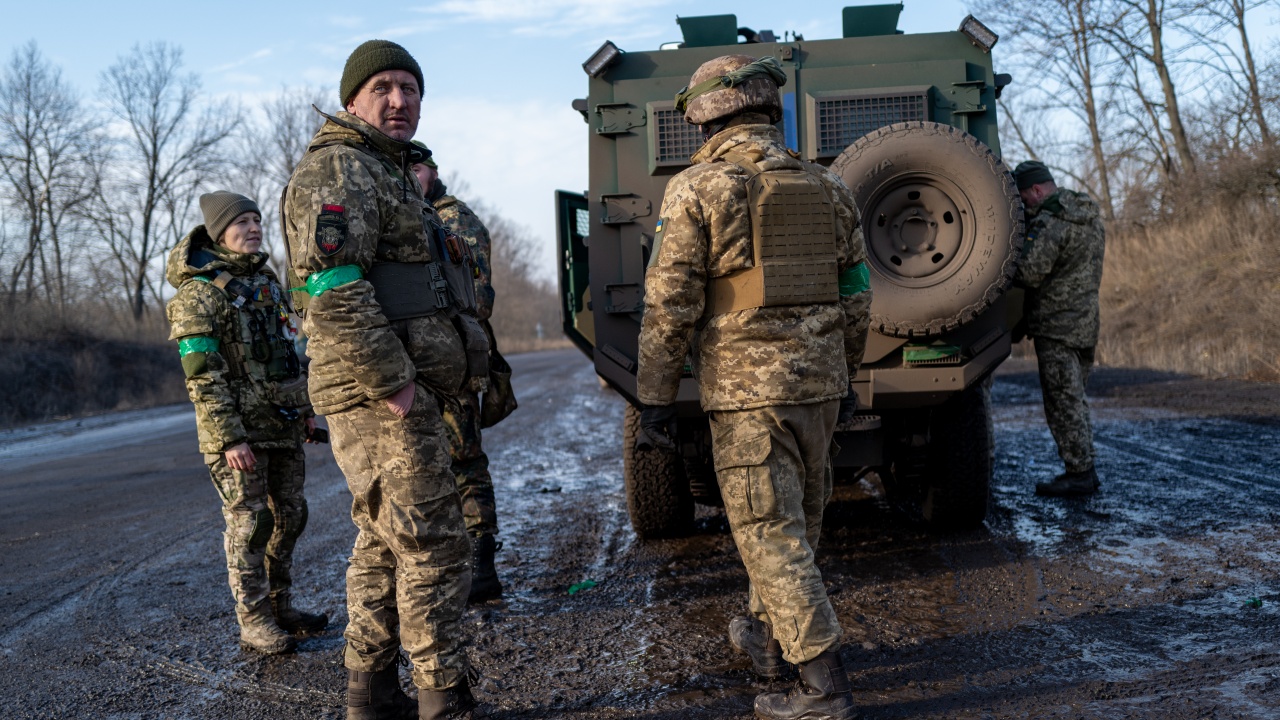 Украйна обяви тревога през нощта, а малко след това я отменена