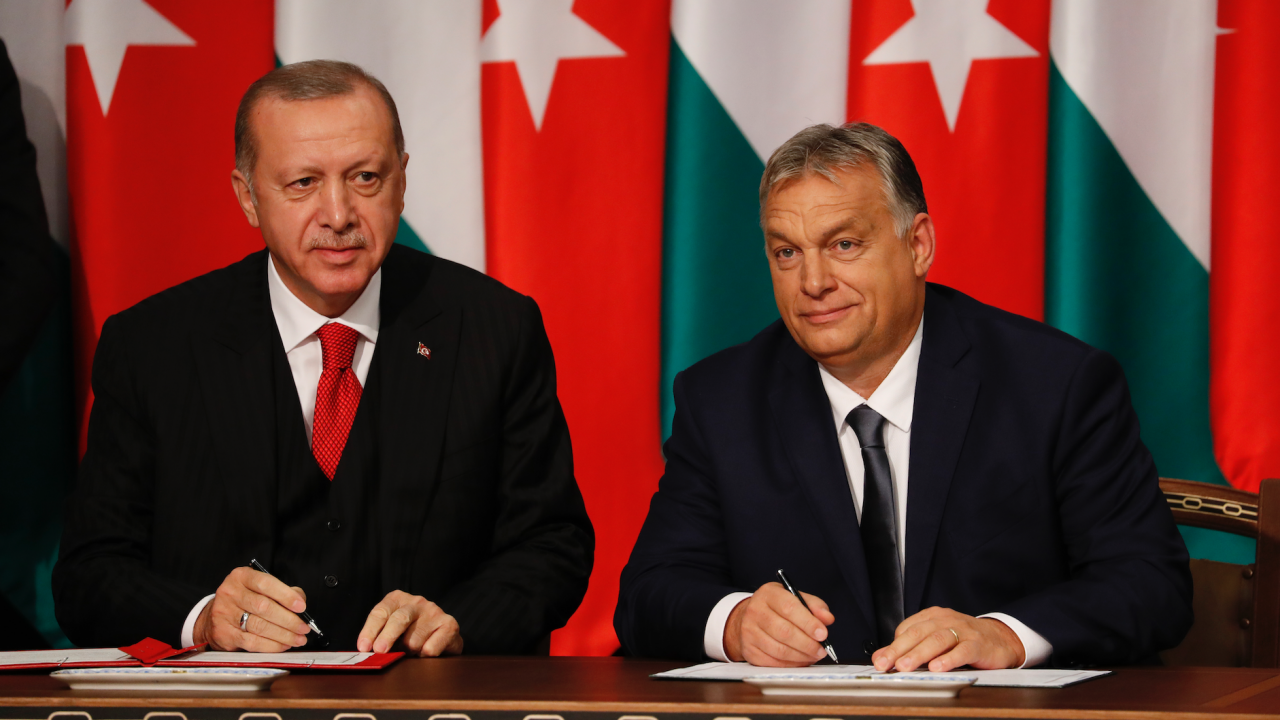 Унгарският премиер поздрави турския лидер Реджеп ЕрдоганРеджеп Тайип Ердоган -
