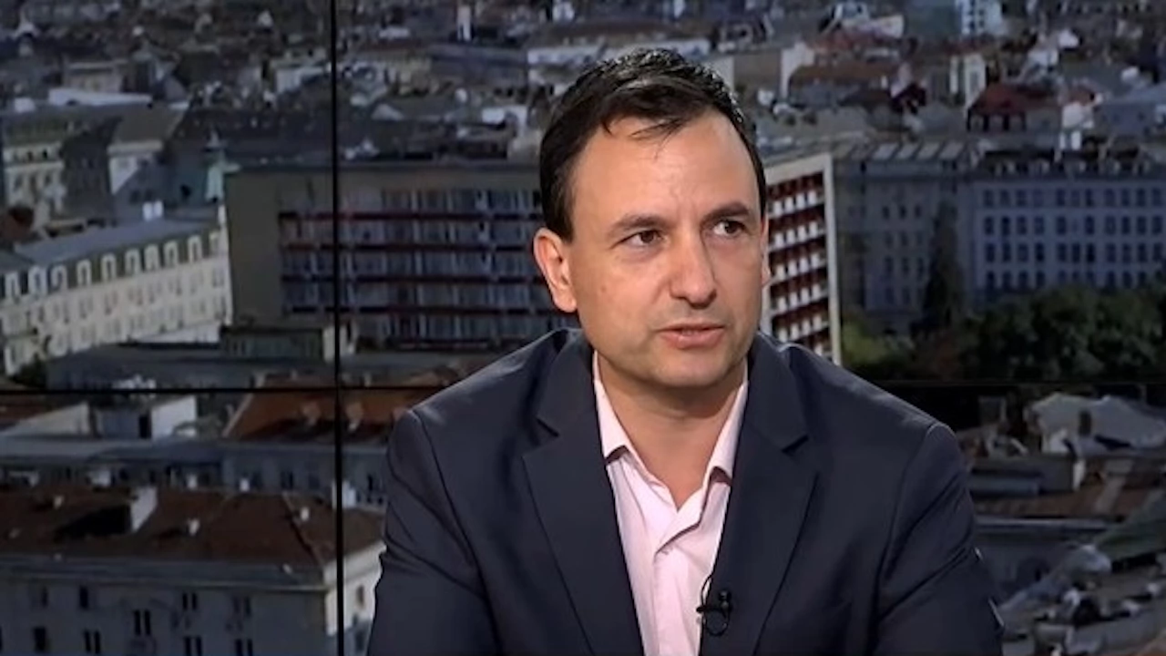 Управляващото мнозинство между и ВМРО в Столичния общински съвет иска