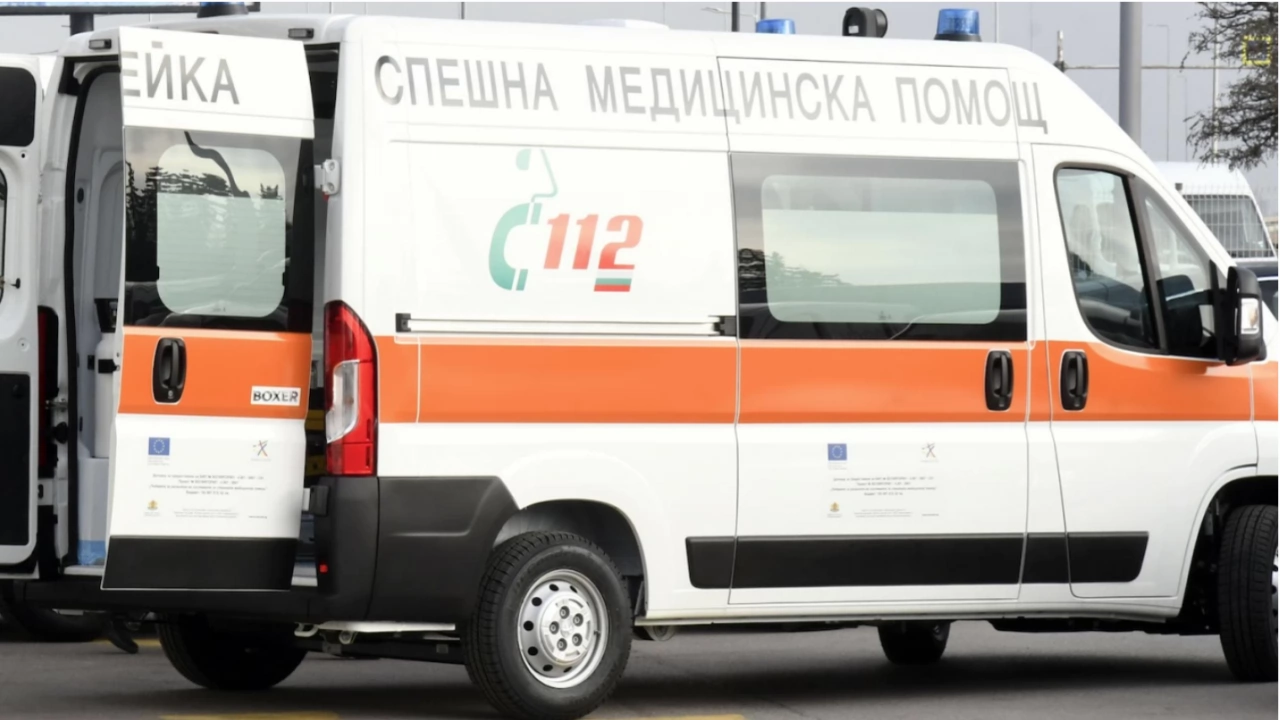 Микробус с пътници катастрофира край Шумен в болница са откарани