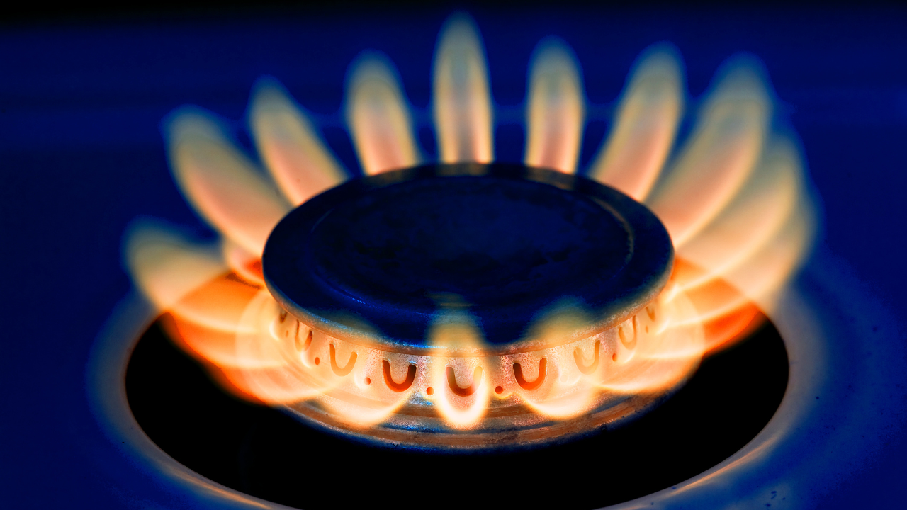 КЕВР обсъжда предложение за поевтиняване на природния газ с 11,5 на сто през юни