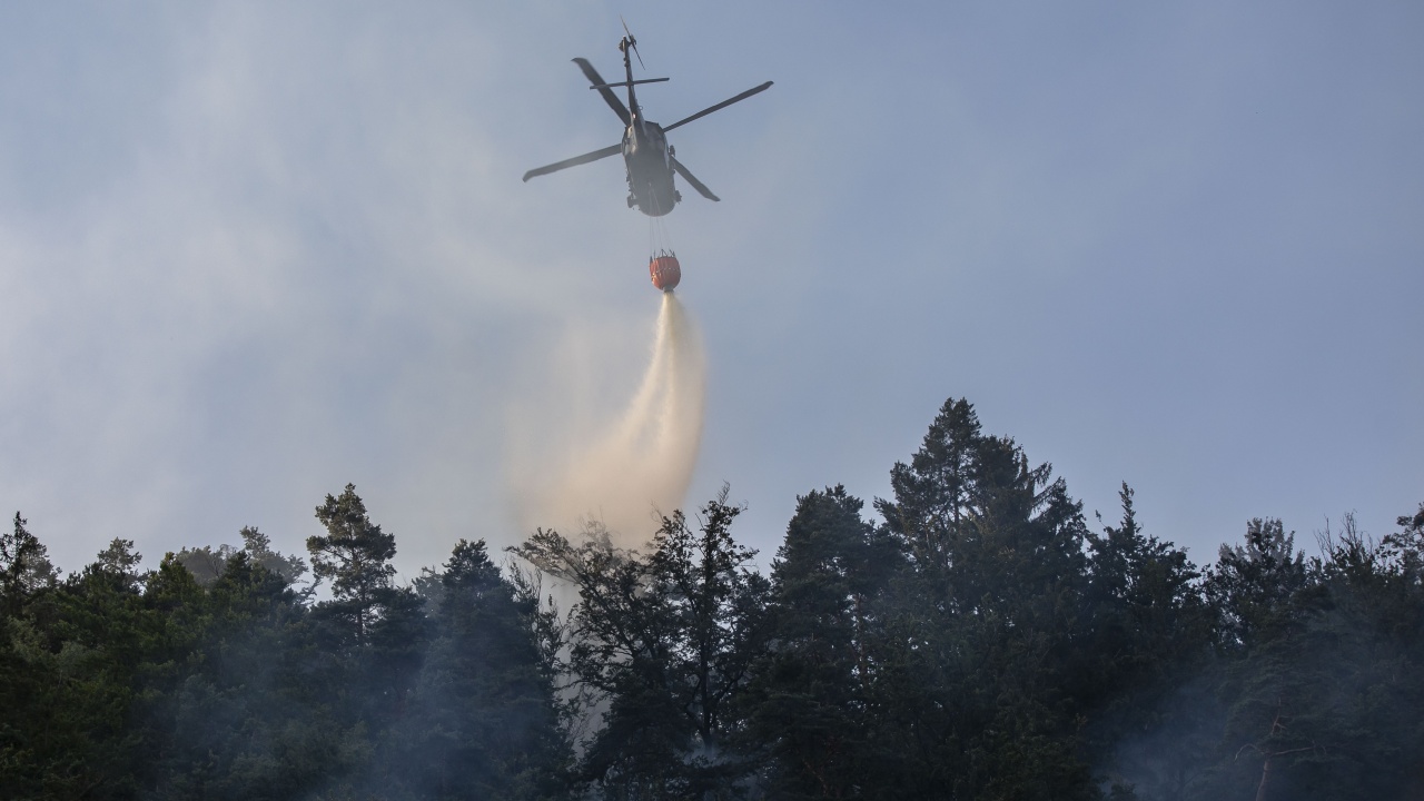 ЕС удвои броя на самолетите и хеликоптерите си за борба с пожарите