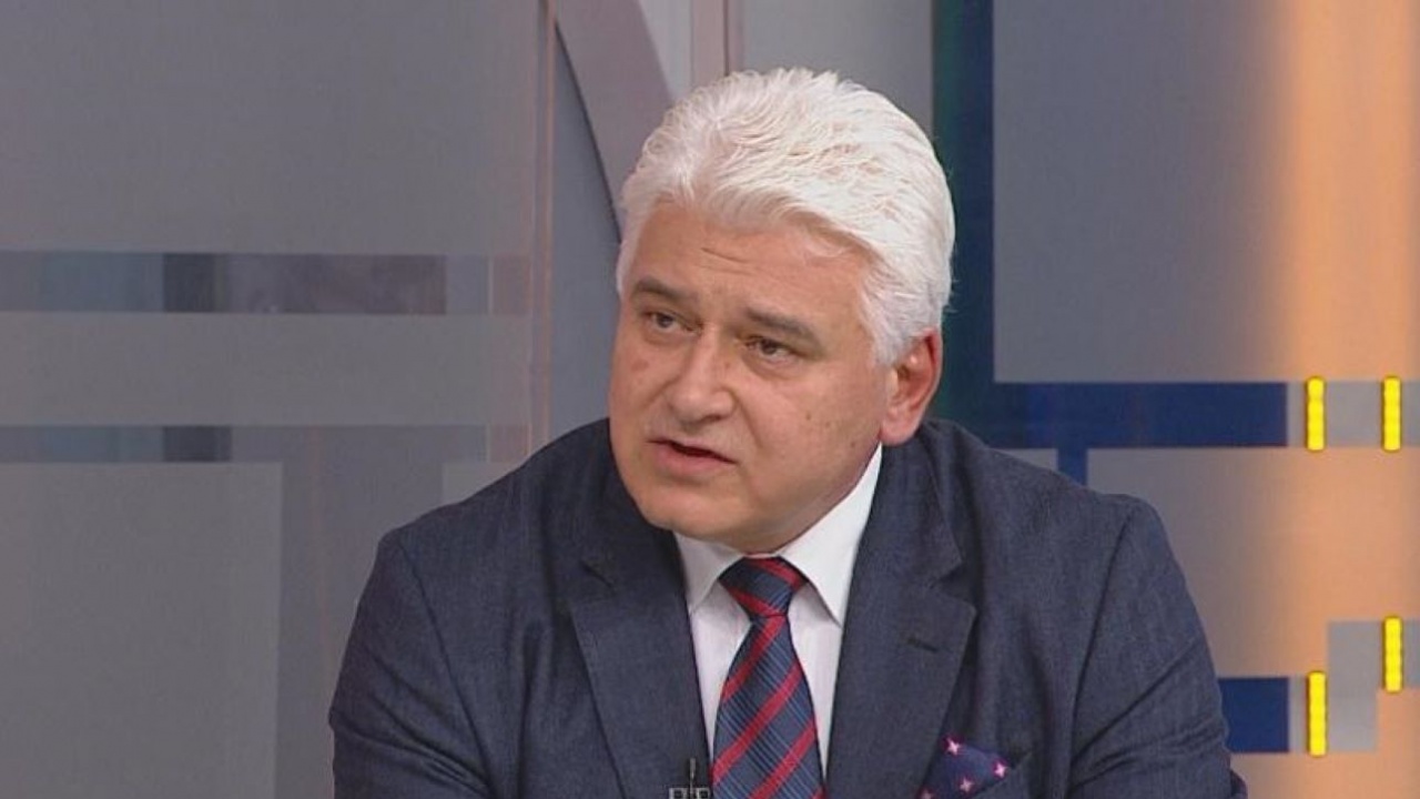 Проф. Пламен Киров пред novini.bg: Президентът не е направил никакви нарушения на законите, наблюдаваме политически акции срещу него