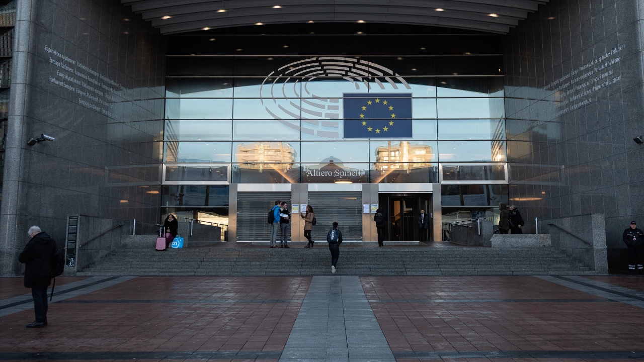 Ученици от Езиковата гимназия в Разград спечелиха пътуване до Европейския парламент